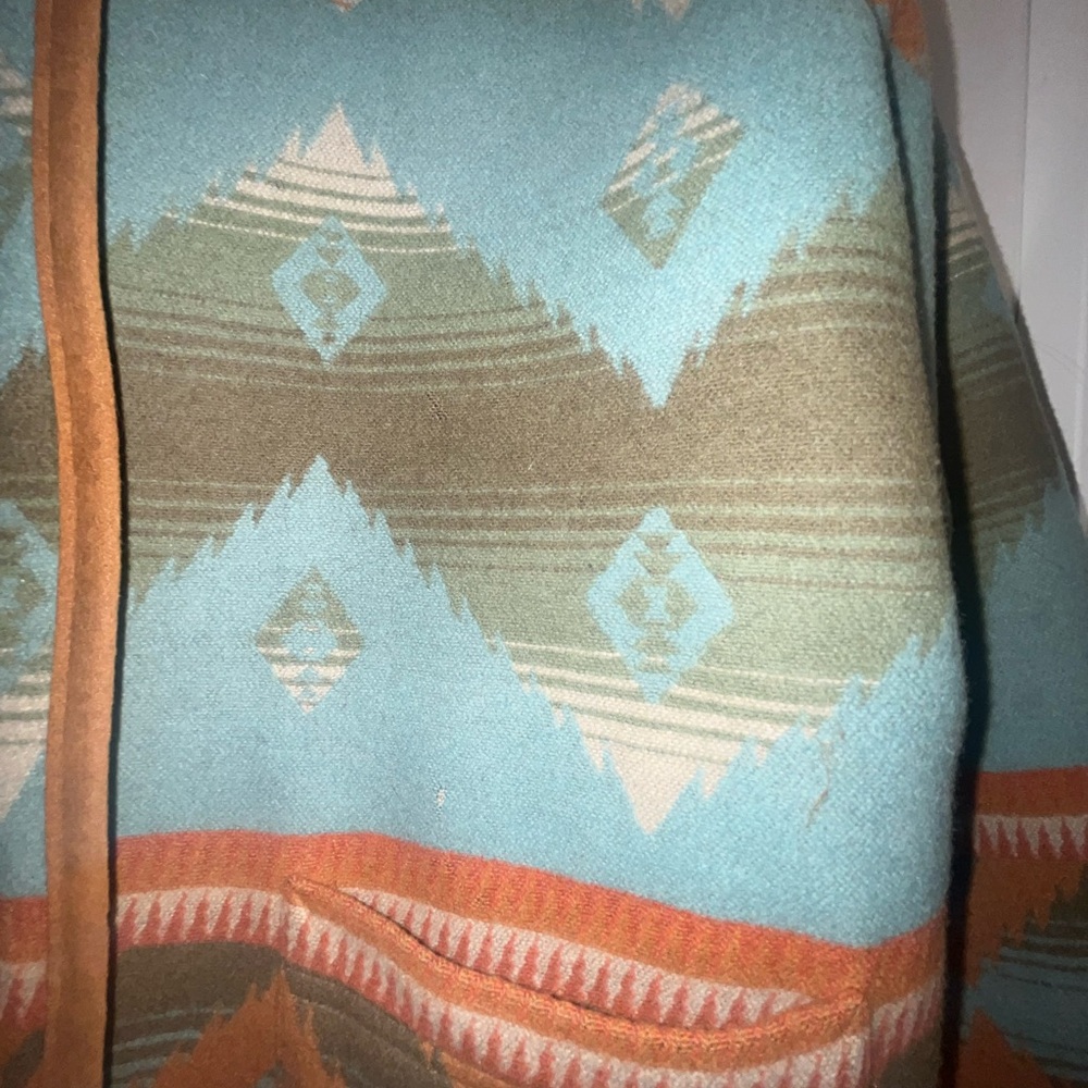 Pendleton women’s Southwestern Aztec wool blanket coat - Picture 5 of 7